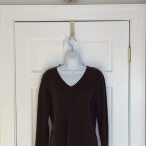 100% cashmere v neck sweater